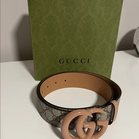 Gucci Tan and Black GG Logo Belt - Picture 3 of 5